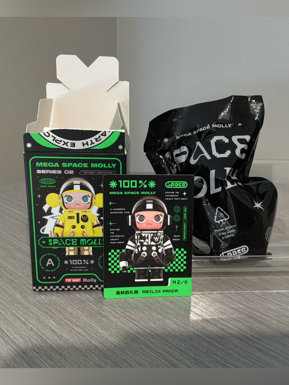 Popmart Mega Space Molly Series 2 - Confirmed “ Meilin Panda”